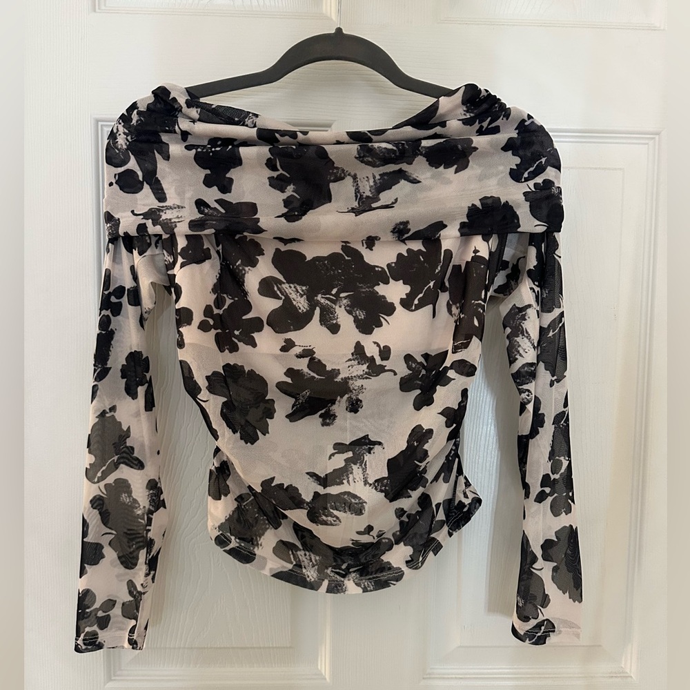 Vici Off-Shoulder Black & Cream Floral Long-Sleeve Top